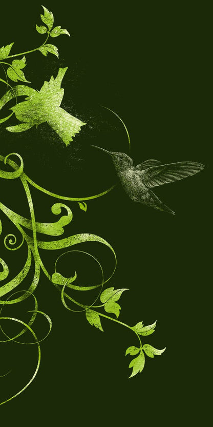 vor dunkelgrünem hintergrund ein flatternder kolibri, der aus einer blüten ornament nektar trinken möchte