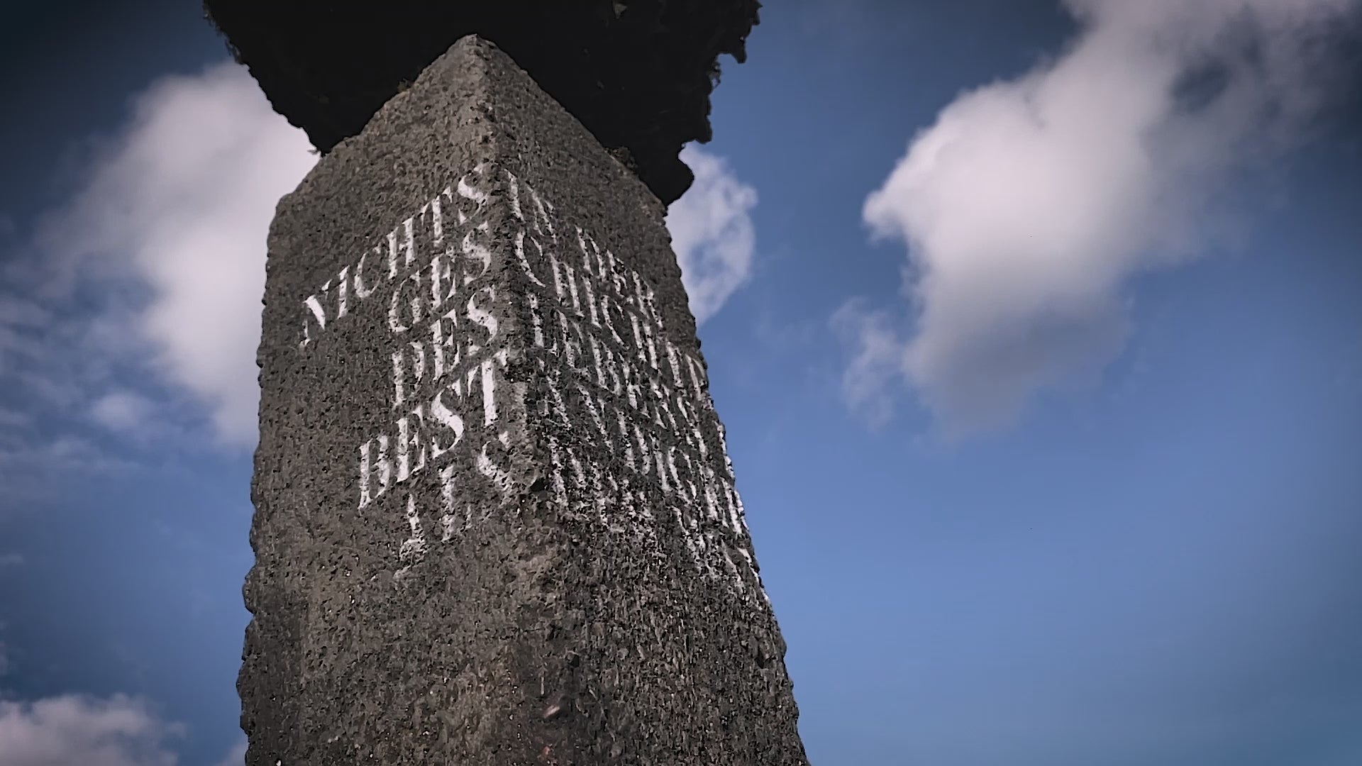 video von darwin büste, aufgenommen in STRALLAGA
